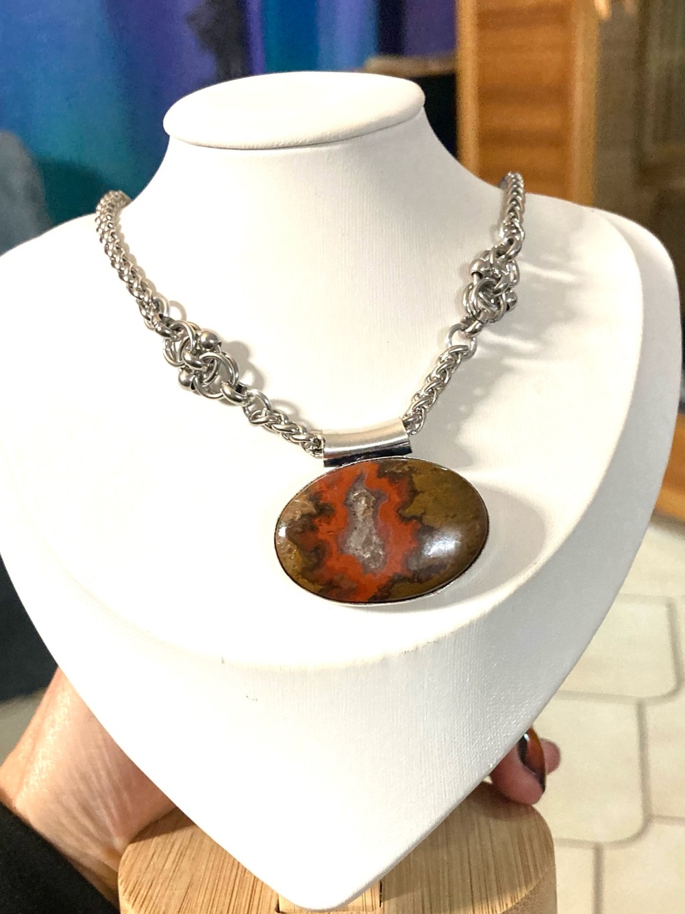 Mookaite jasper gemstone boho celtic knot design necklace - Picture 8 of 8